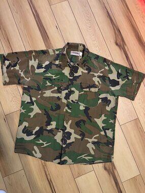 Vintage Ranger Button Up Camo Shirt : Large